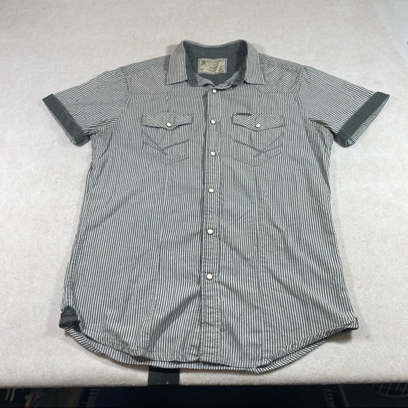 Marc Ecko Shirt Mens Medium Pearl Snap Button Shirt Short Sleeve Front Pockets - Picture 2 of 9